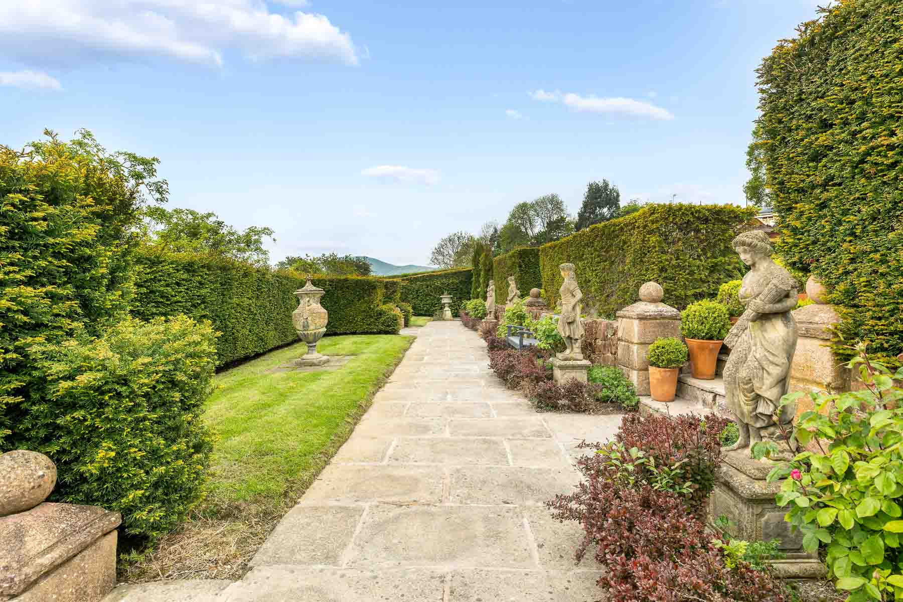 lodge with hot tub Midlands